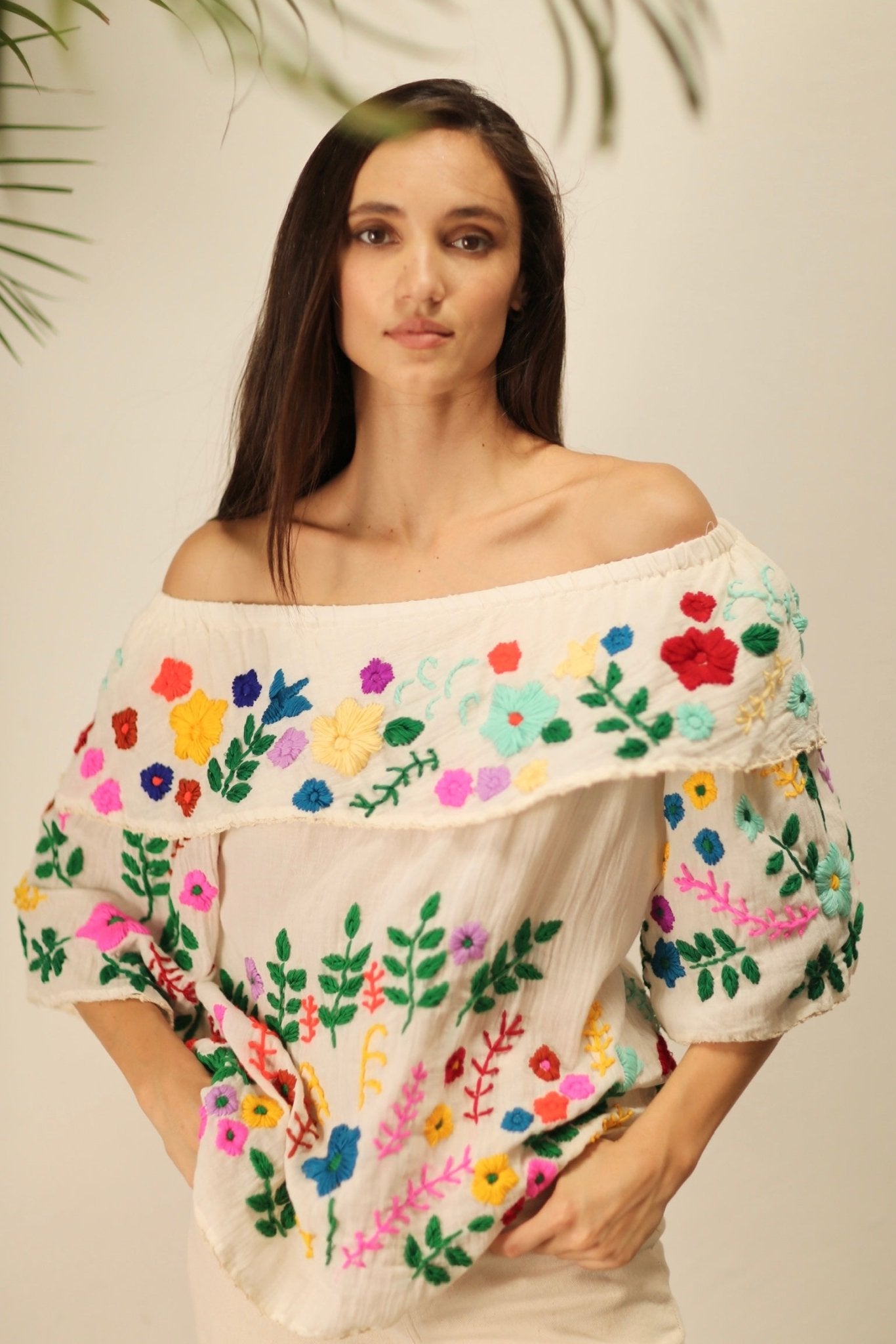 LITTLE FLOWERS TOP WHITE COLOR - BANGKOK TAILOR CLOTHING STORE - HANDMADE CLOTHING