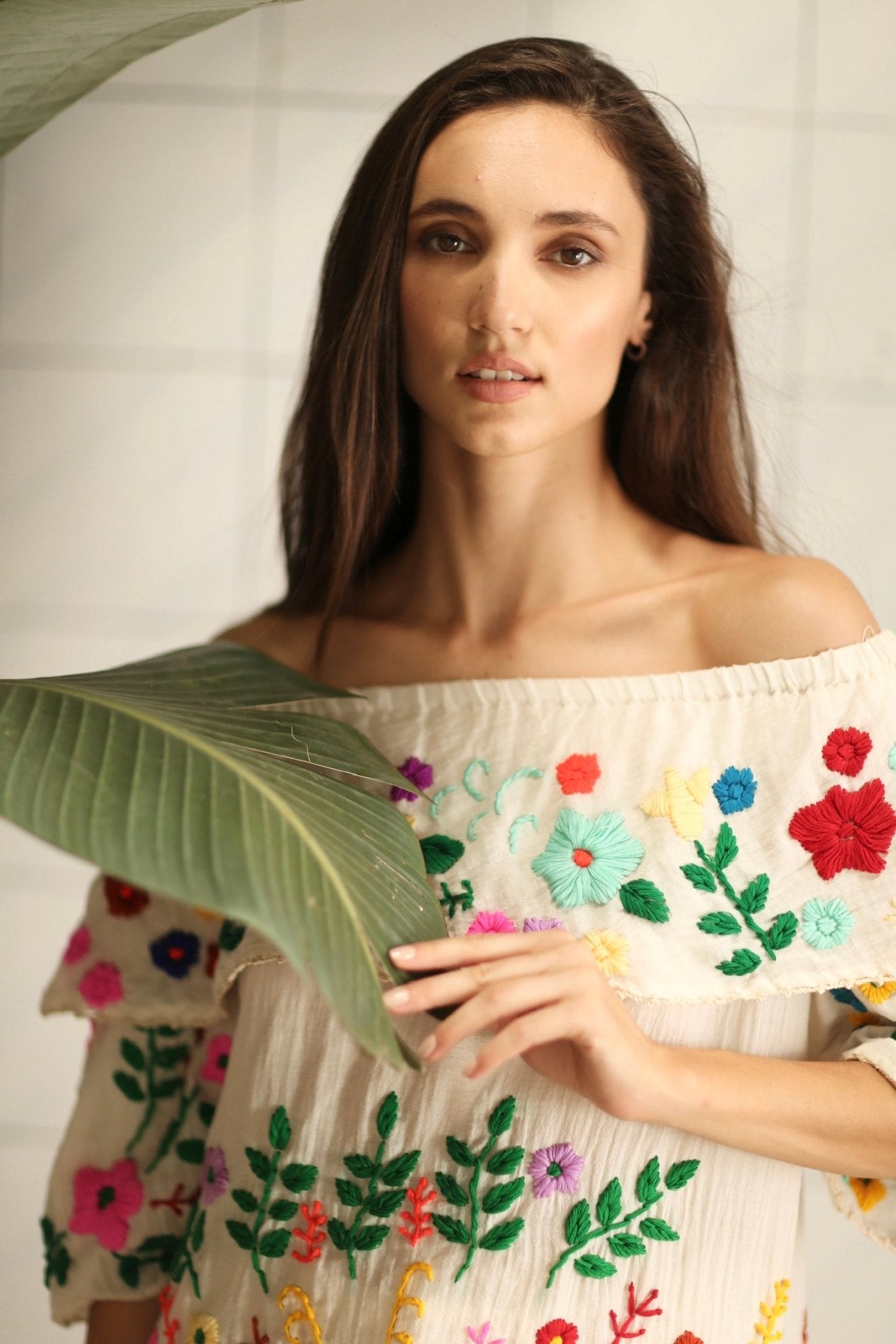 LITTLE FLOWERS TOP WHITE COLOR - BANGKOK TAILOR CLOTHING STORE - HANDMADE CLOTHING