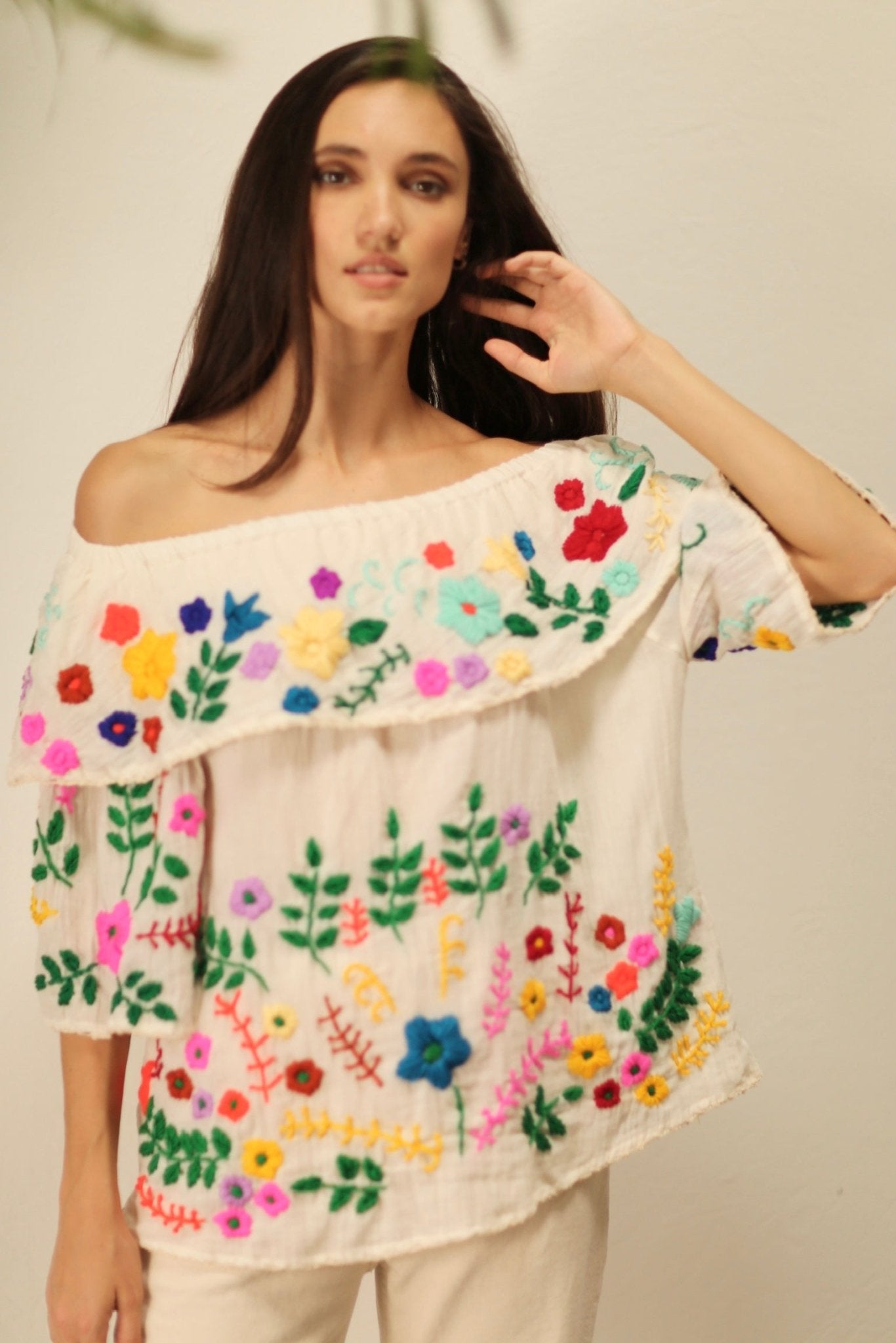 LITTLE FLOWERS TOP WHITE COLOR - BANGKOK TAILOR CLOTHING STORE - HANDMADE CLOTHING