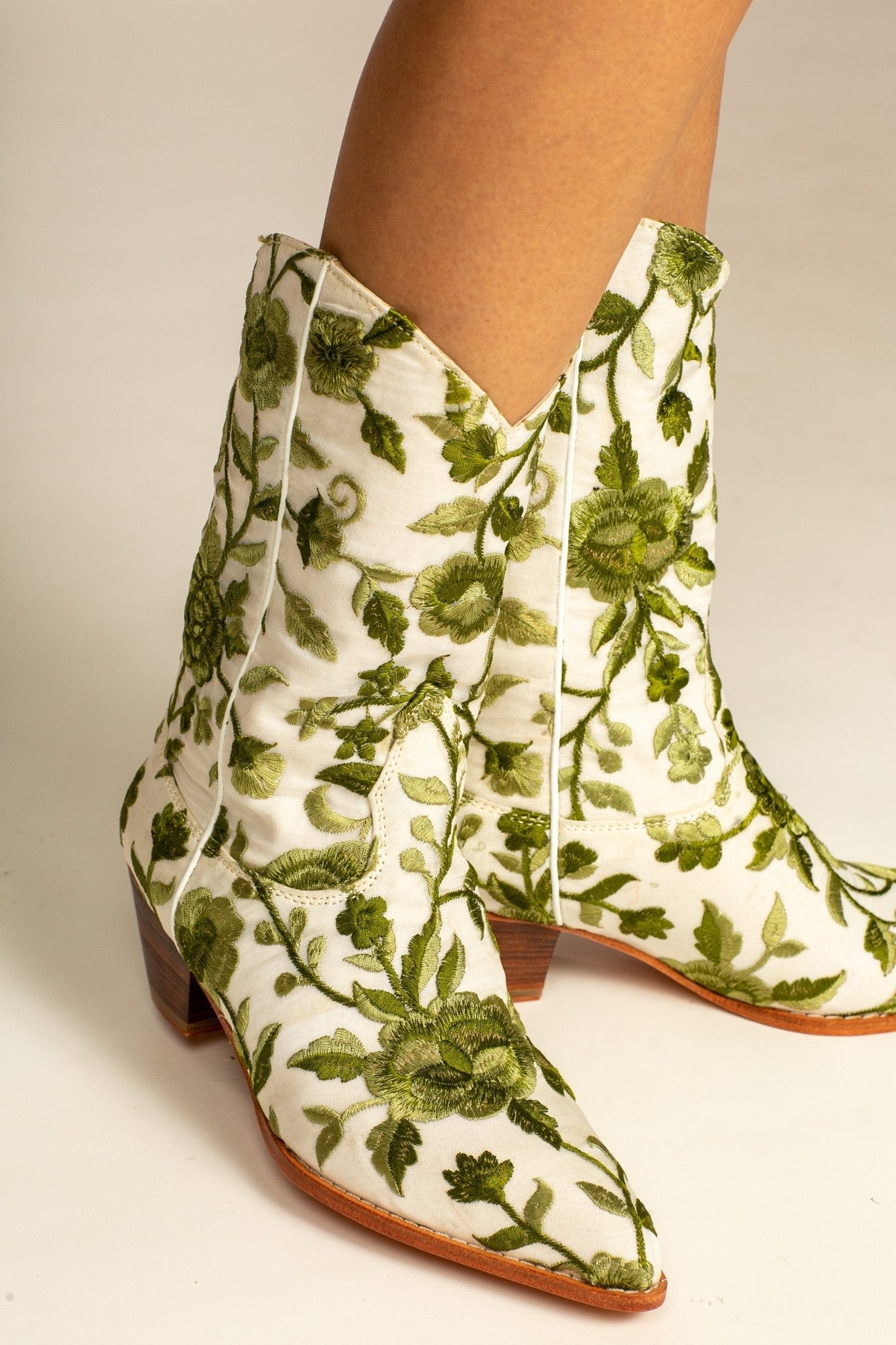 NATURE LOVE EMBROIDERED WESTERN BOOTS - BANGKOK TAILOR CLOTHING STORE - HANDMADE CLOTHING