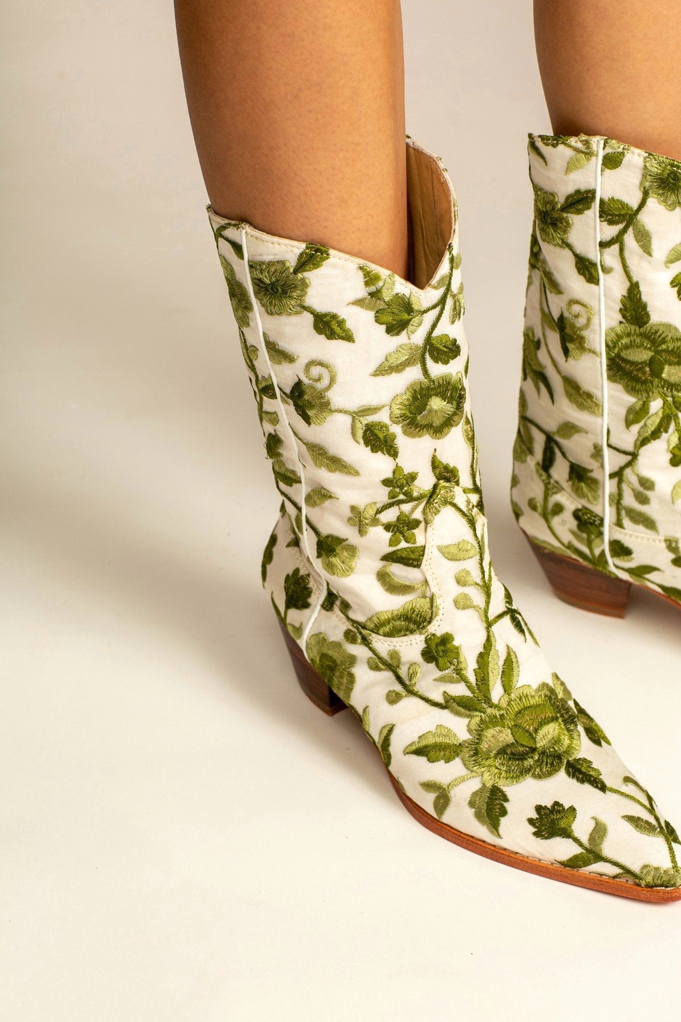 NATURE LOVE EMBROIDERED WESTERN BOOTS - BANGKOK TAILOR CLOTHING STORE - HANDMADE CLOTHING