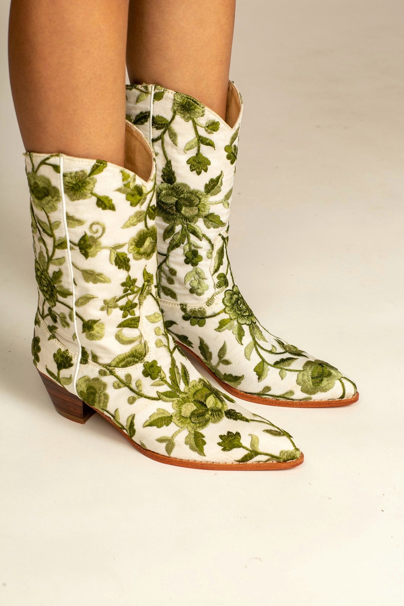 NATURE LOVE EMBROIDERED WESTERN BOOTS - BANGKOK TAILOR CLOTHING STORE - HANDMADE CLOTHING