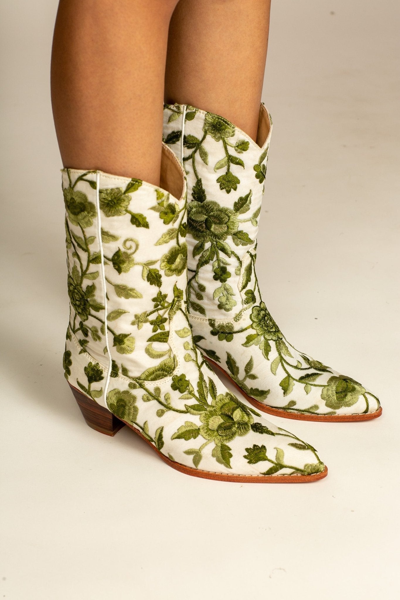 NATURE LOVE EMBROIDERED WESTERN BOOTS - BANGKOK TAILOR CLOTHING STORE - HANDMADE CLOTHING