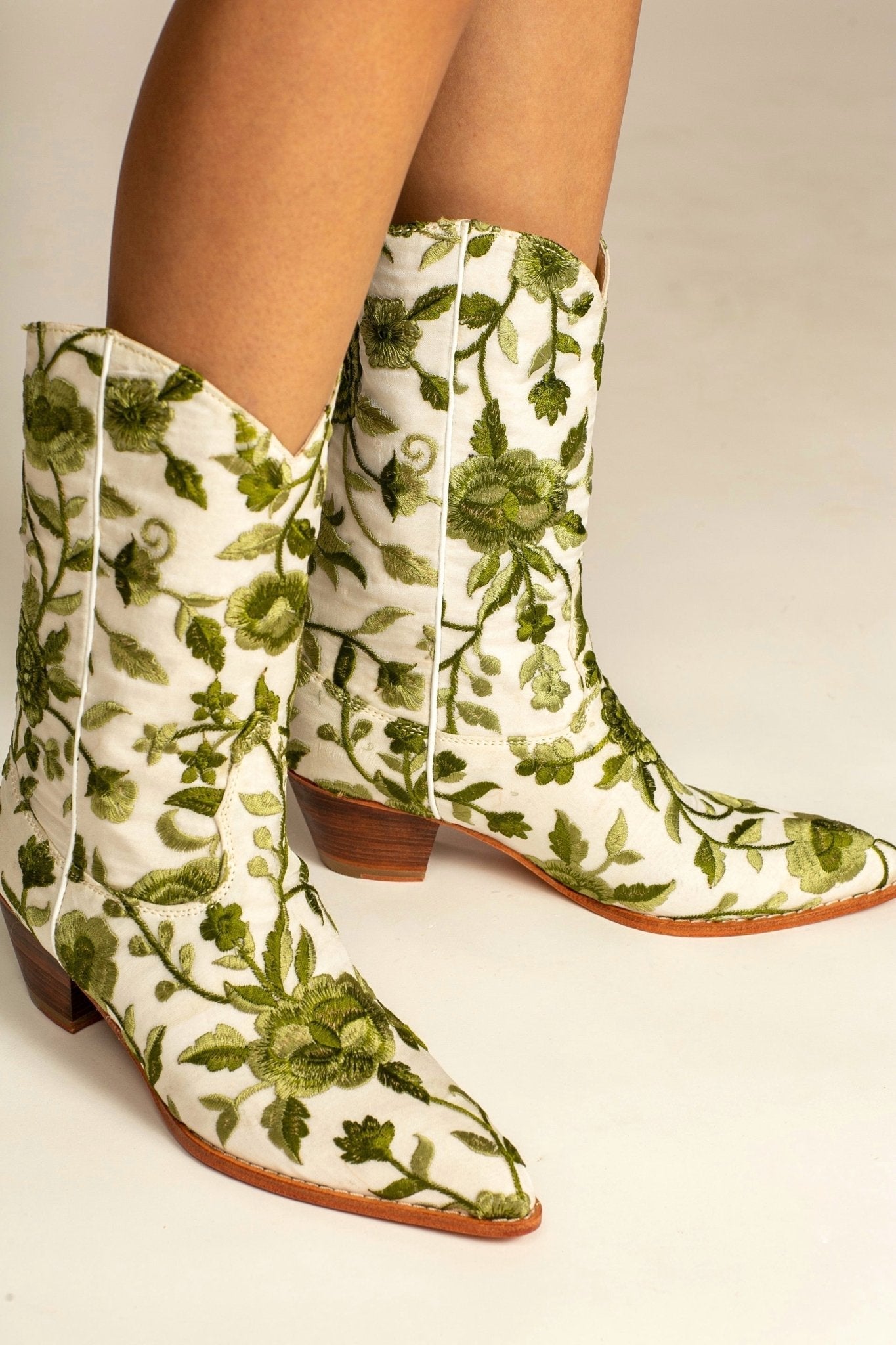 NATURE LOVE EMBROIDERED WESTERN BOOTS - BANGKOK TAILOR CLOTHING STORE - HANDMADE CLOTHING