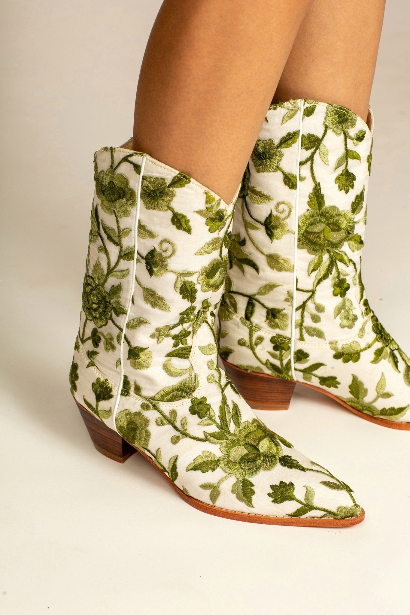 NATURE LOVE EMBROIDERED WESTERN BOOTS - BANGKOK TAILOR CLOTHING STORE - HANDMADE CLOTHING