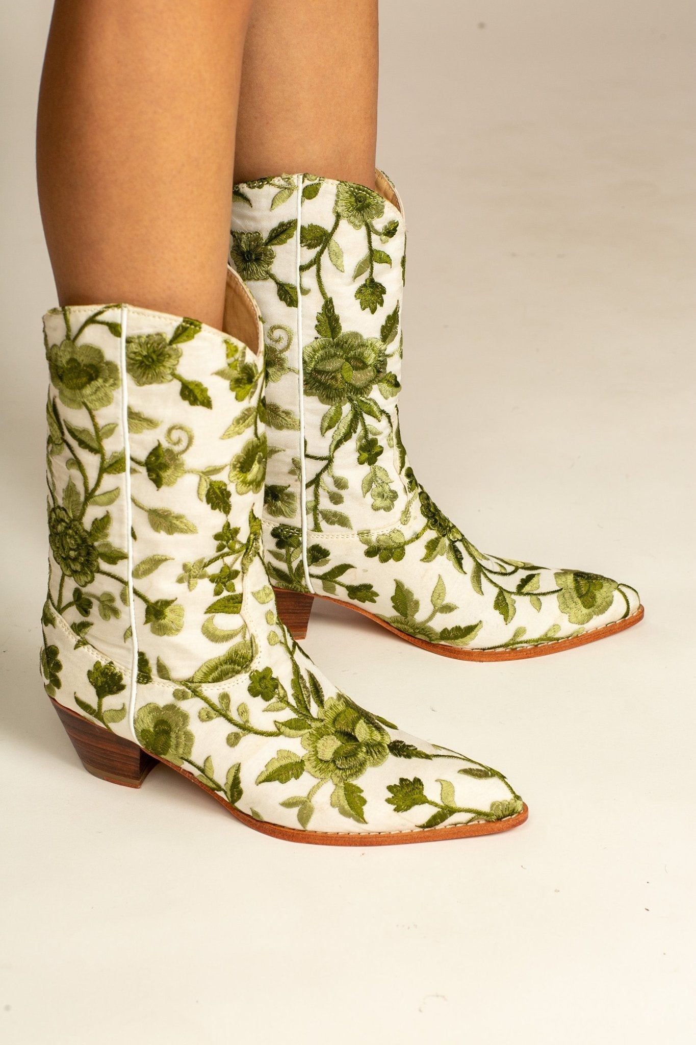 NATURE LOVE EMBROIDERED WESTERN BOOTS - BANGKOK TAILOR CLOTHING STORE - HANDMADE CLOTHING