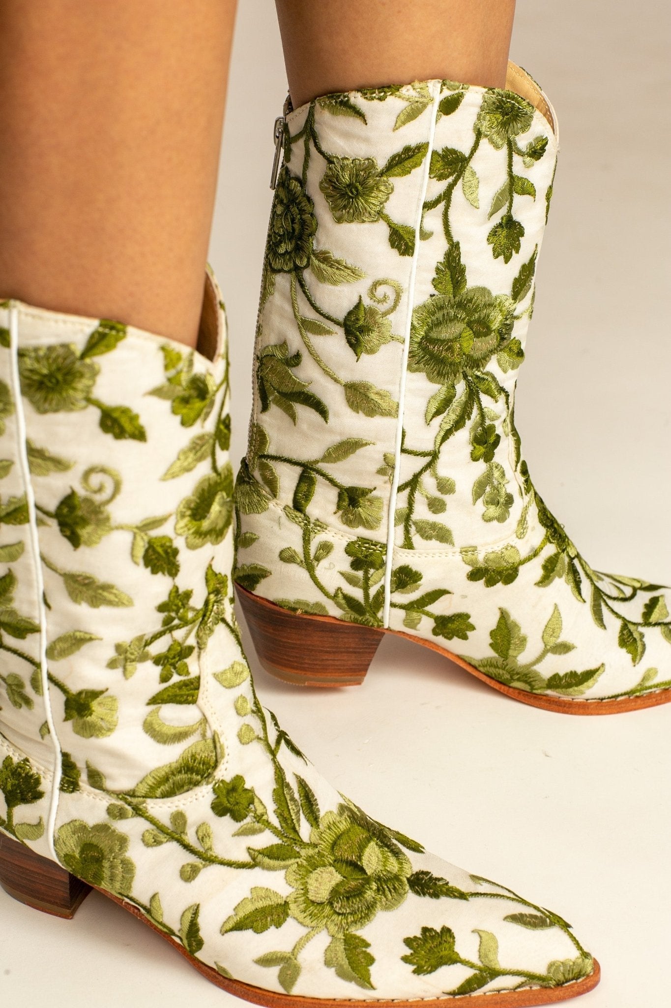 NATURE LOVE EMBROIDERED WESTERN BOOTS - BANGKOK TAILOR CLOTHING STORE - HANDMADE CLOTHING