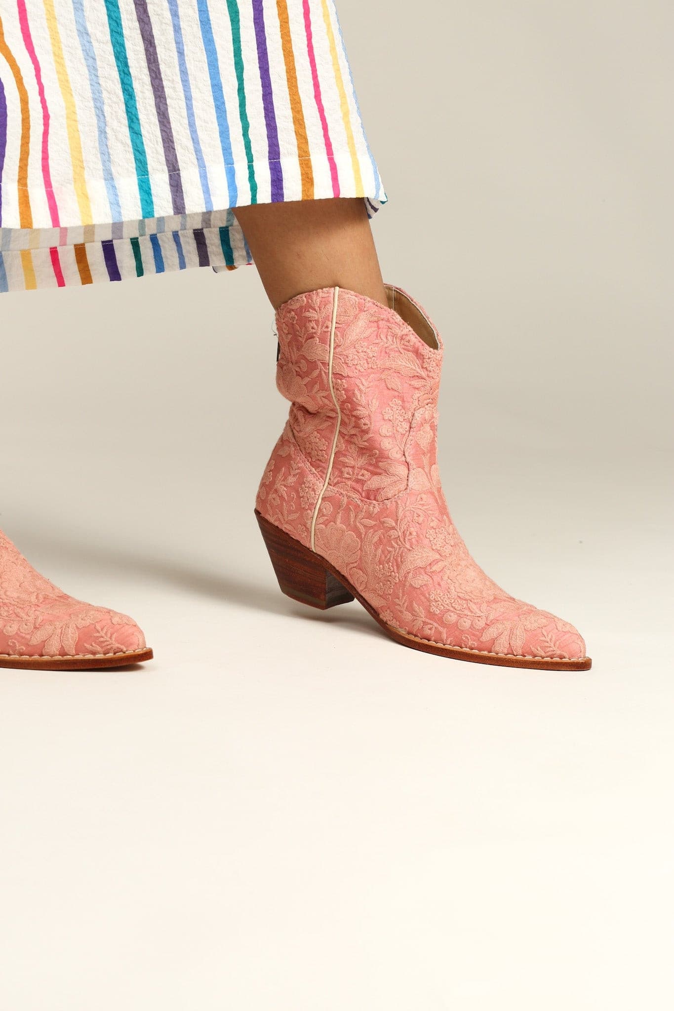 PEACH EMBROIDERED BOOTS TRIBECA - BANGKOK TAILOR CLOTHING STORE - HANDMADE CLOTHING