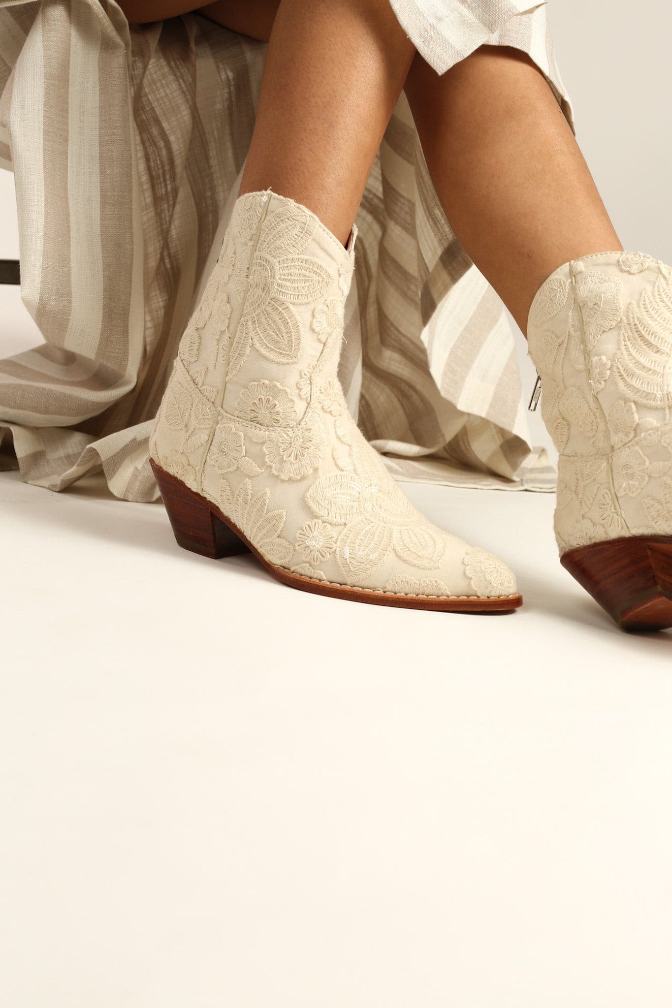 SHORT CREAM ACE EMBROIDERED BOOTS NADY - BANGKOK TAILOR CLOTHING STORE - HANDMADE CLOTHING