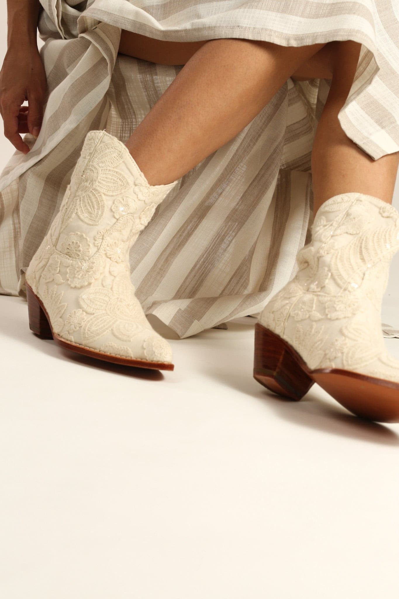 SHORT CREAM ACE EMBROIDERED BOOTS NADY - BANGKOK TAILOR CLOTHING STORE - HANDMADE CLOTHING