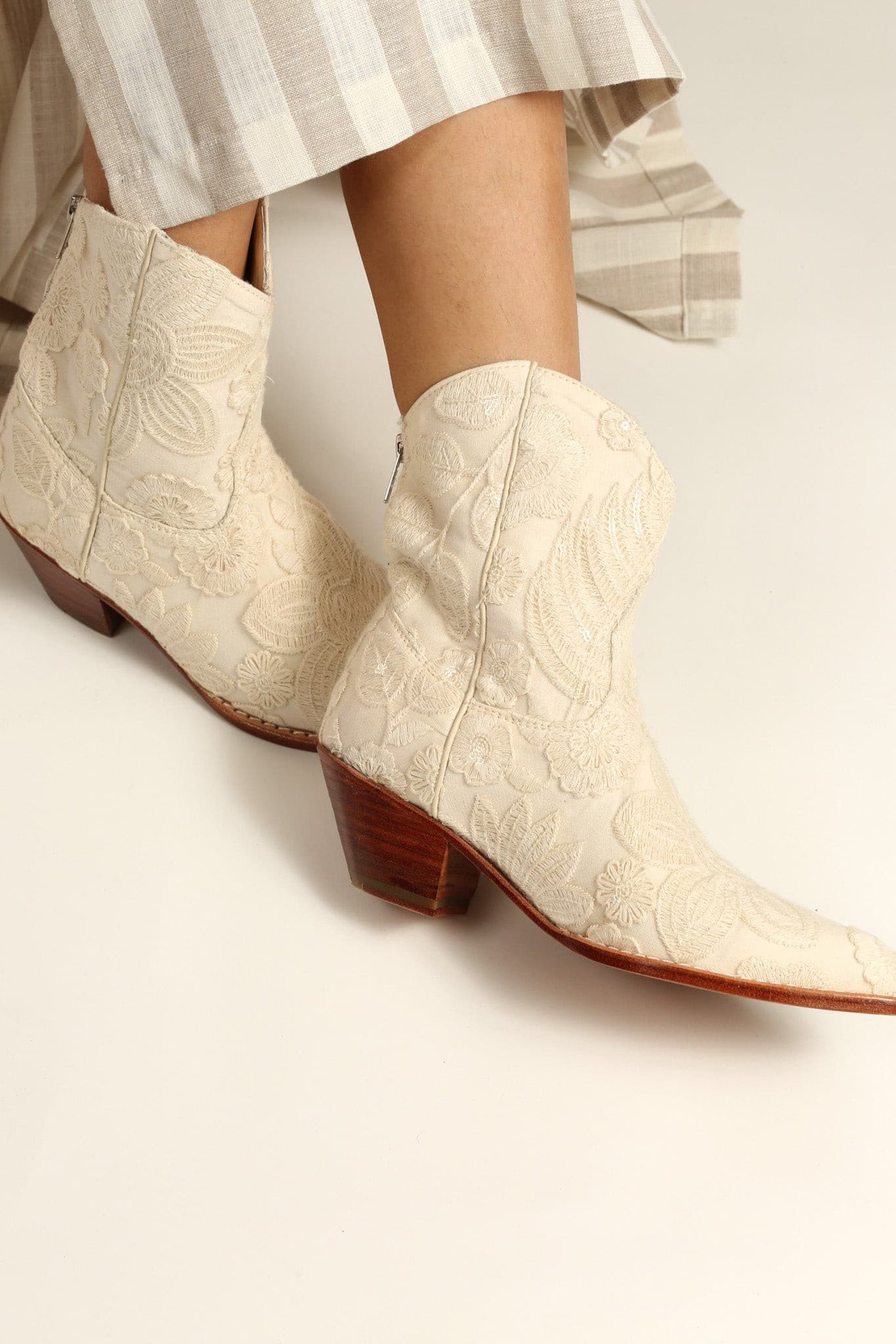 SHORT CREAM ACE EMBROIDERED BOOTS NADY - BANGKOK TAILOR CLOTHING STORE - HANDMADE CLOTHING