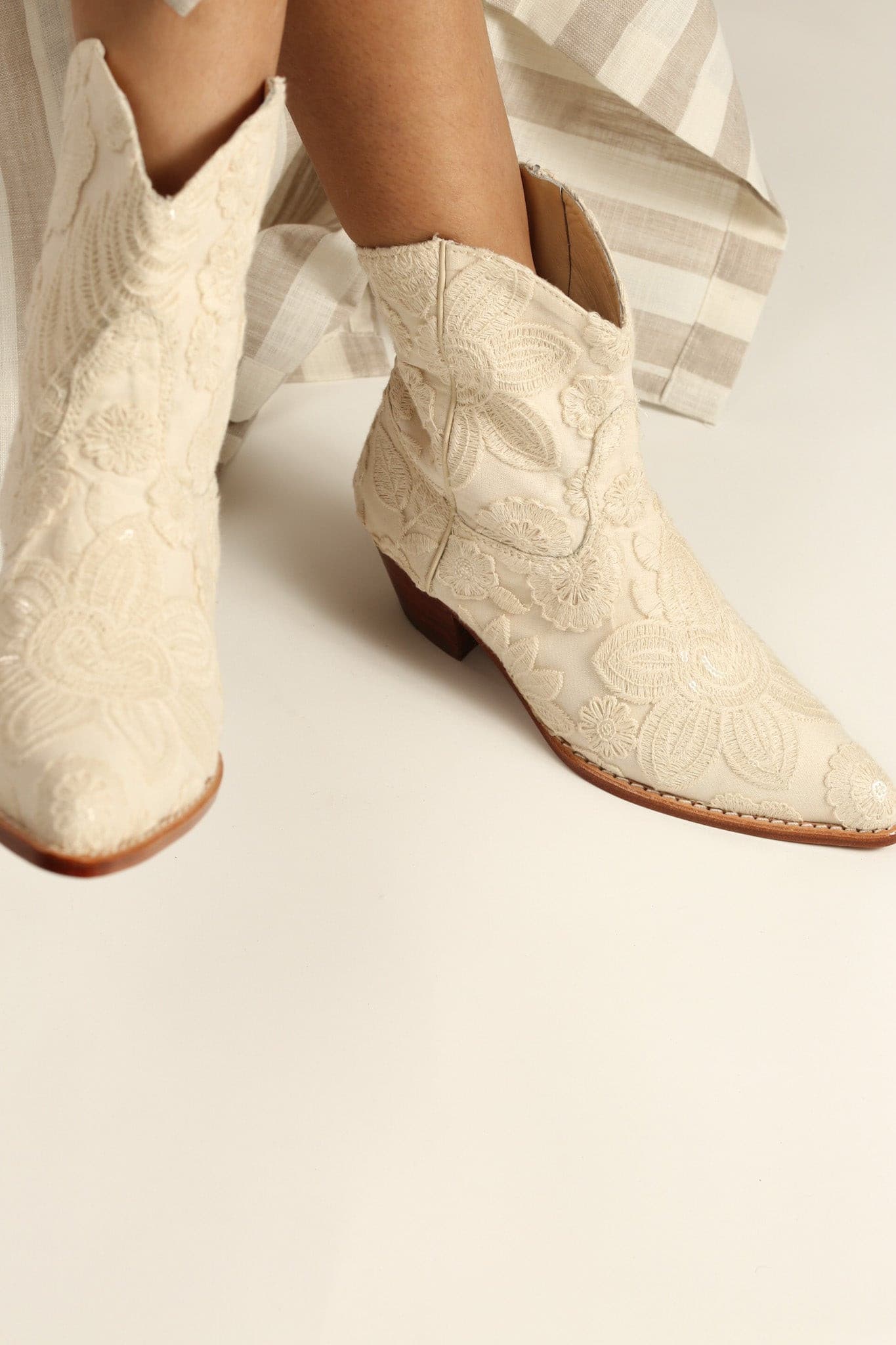 SHORT CREAM ACE EMBROIDERED BOOTS NADY - BANGKOK TAILOR CLOTHING STORE - HANDMADE CLOTHING