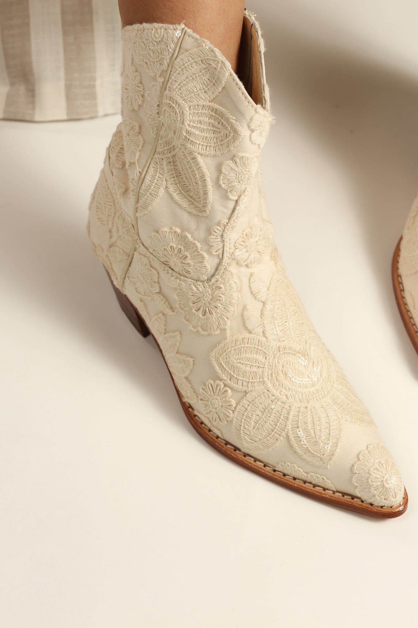 SHORT CREAM ACE EMBROIDERED BOOTS NADY - BANGKOK TAILOR CLOTHING STORE - HANDMADE CLOTHING