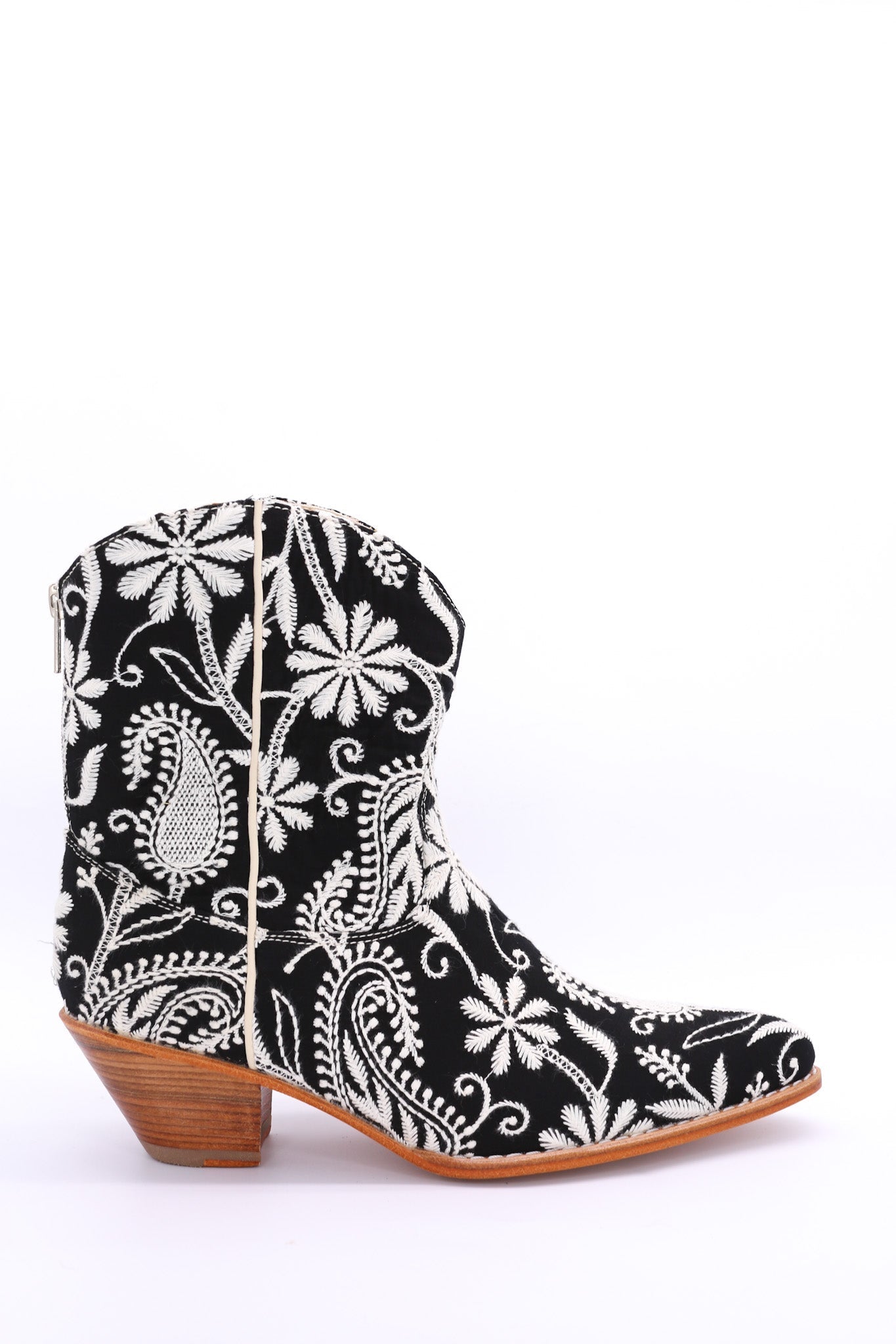 SHORT EMBROIDERED BOOTS LERA - BANGKOK TAILOR CLOTHING STORE - HANDMADE CLOTHING