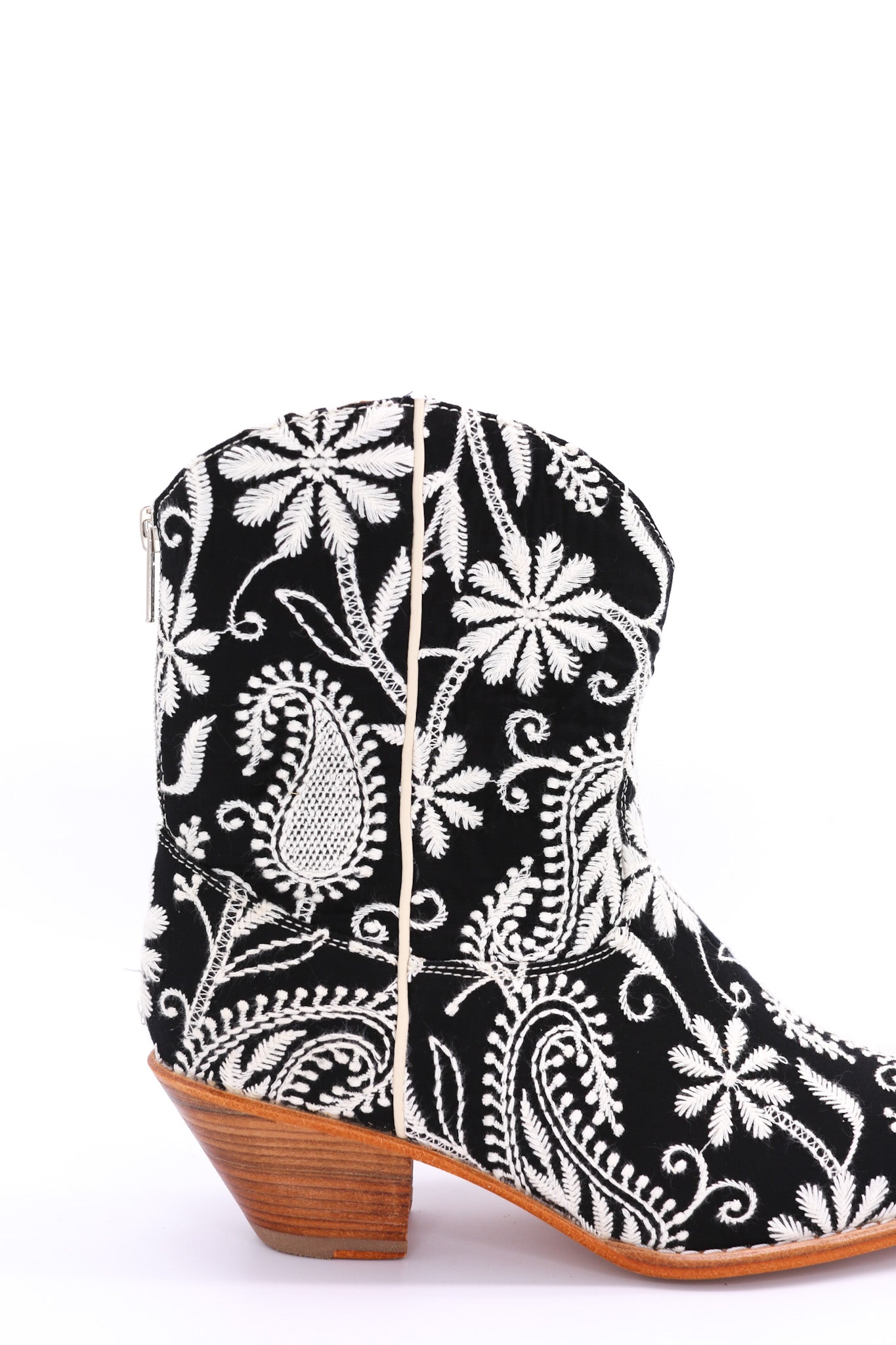 SHORT EMBROIDERED BOOTS LERA - BANGKOK TAILOR CLOTHING STORE - HANDMADE CLOTHING