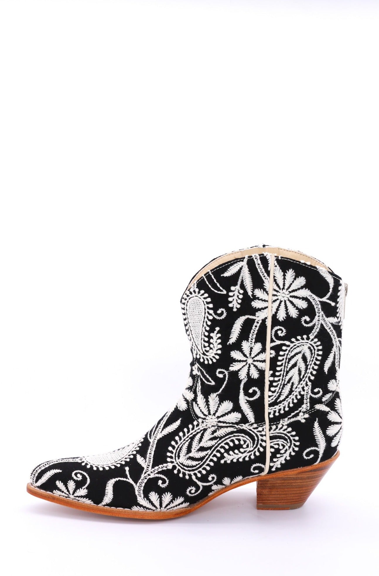 SHORT EMBROIDERED BOOTS LERA - BANGKOK TAILOR CLOTHING STORE - HANDMADE CLOTHING