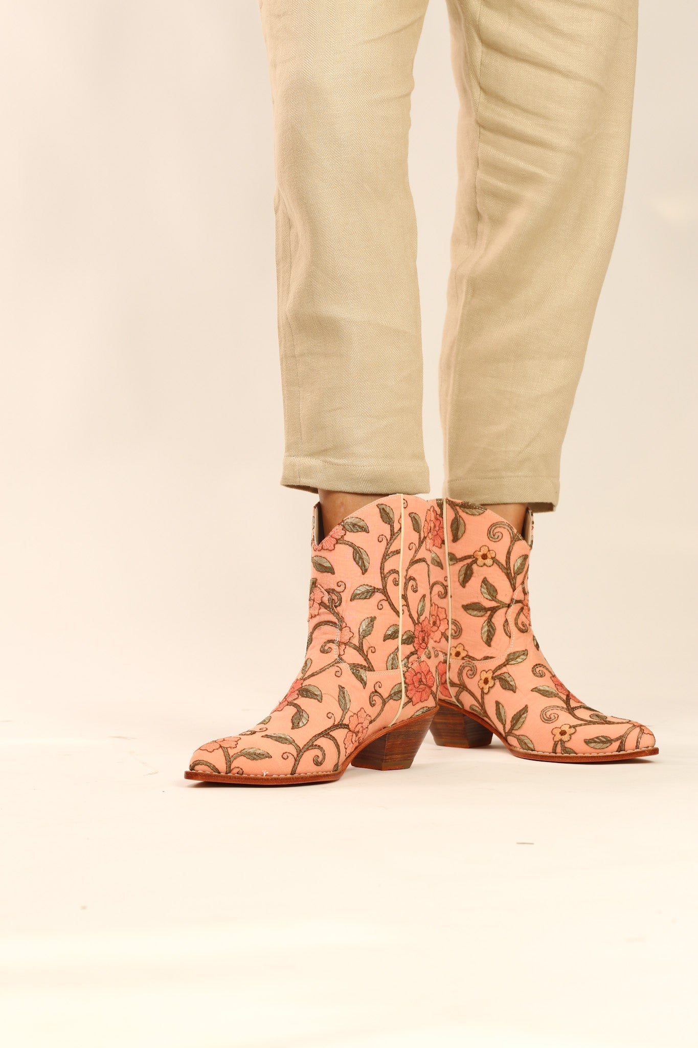 SHORT EMBROIDERED BOOTS URETA - BANGKOK TAILOR CLOTHING STORE - HANDMADE CLOTHING