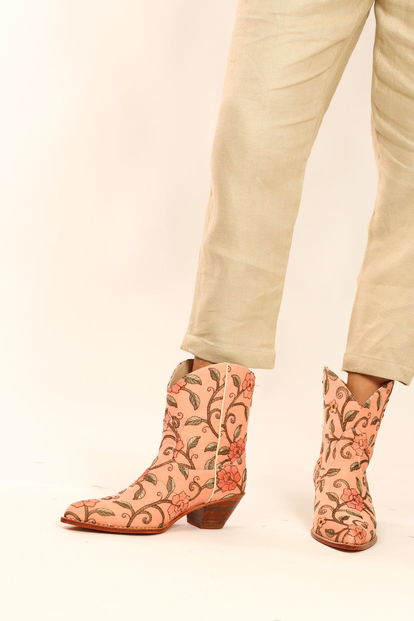 SHORT EMBROIDERED BOOTS URETA - BANGKOK TAILOR CLOTHING STORE - HANDMADE CLOTHING