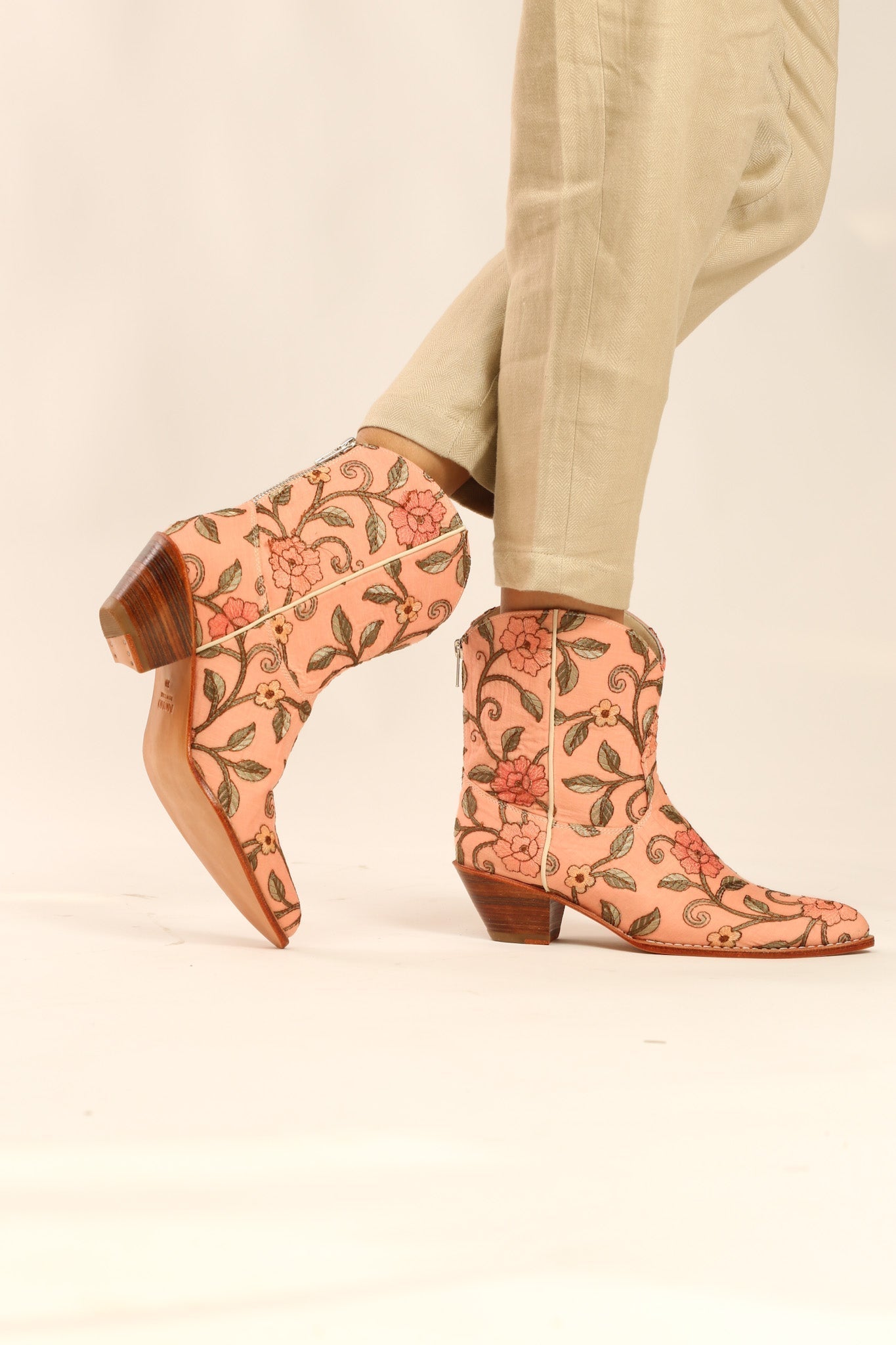 SHORT EMBROIDERED BOOTS URETA - BANGKOK TAILOR CLOTHING STORE - HANDMADE CLOTHING