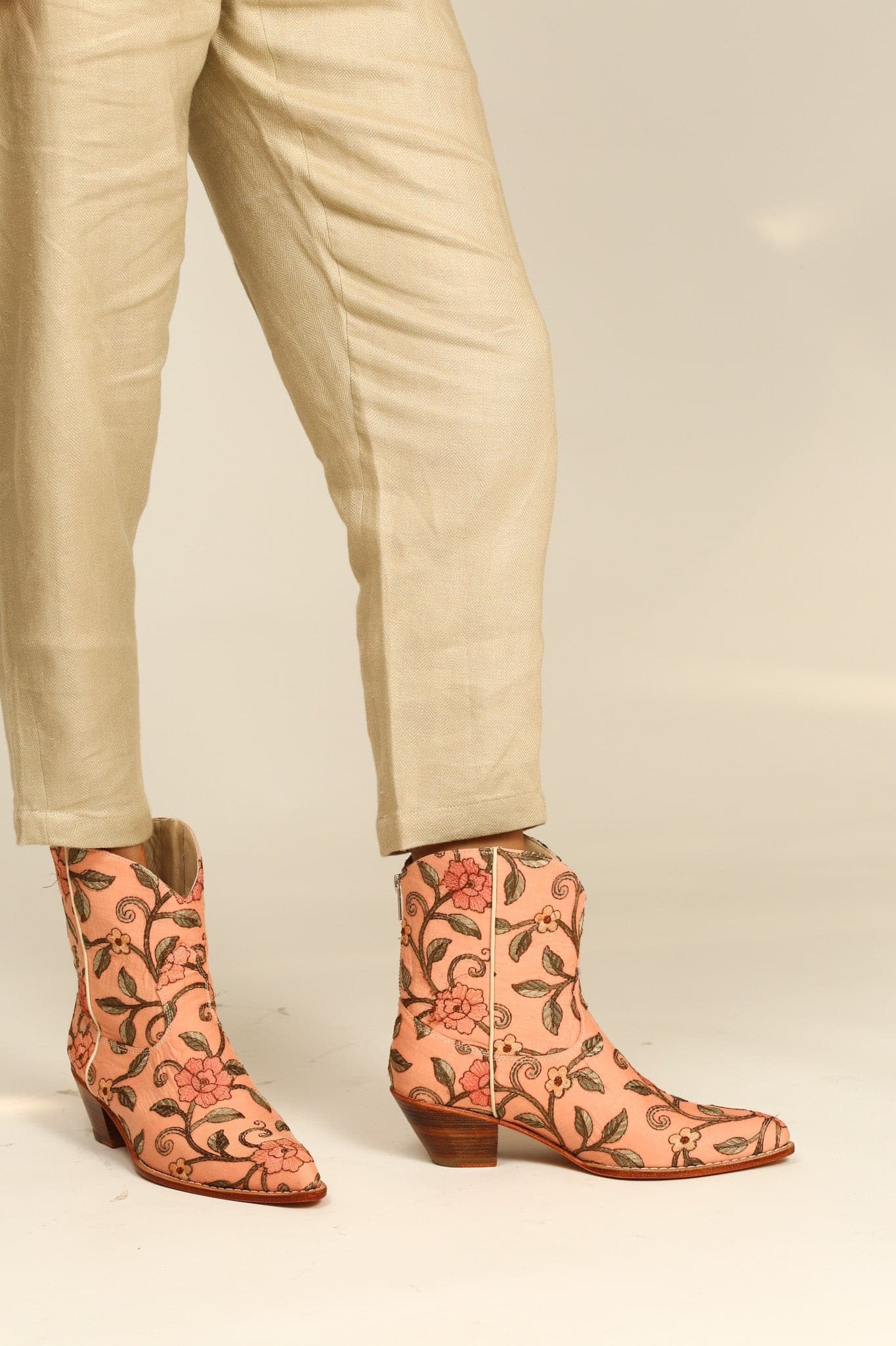 SHORT EMBROIDERED BOOTS URETA - BANGKOK TAILOR CLOTHING STORE - HANDMADE CLOTHING