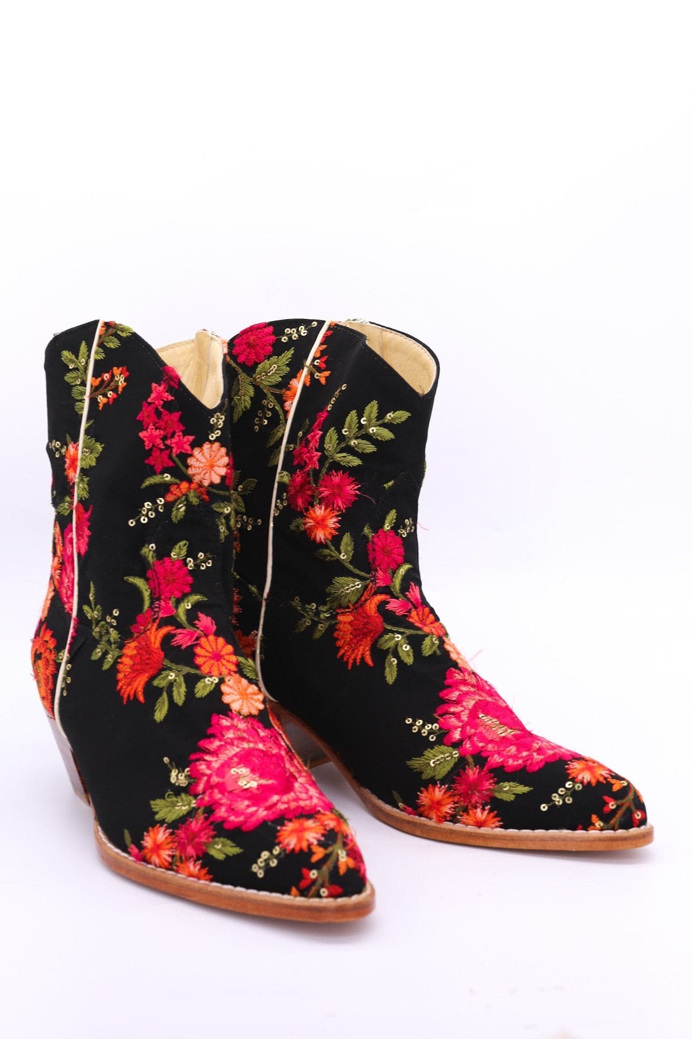 SHORT WESTERN BOOTS EMBROIDERED LEILA - BANGKOK TAILOR CLOTHING STORE - HANDMADE CLOTHING