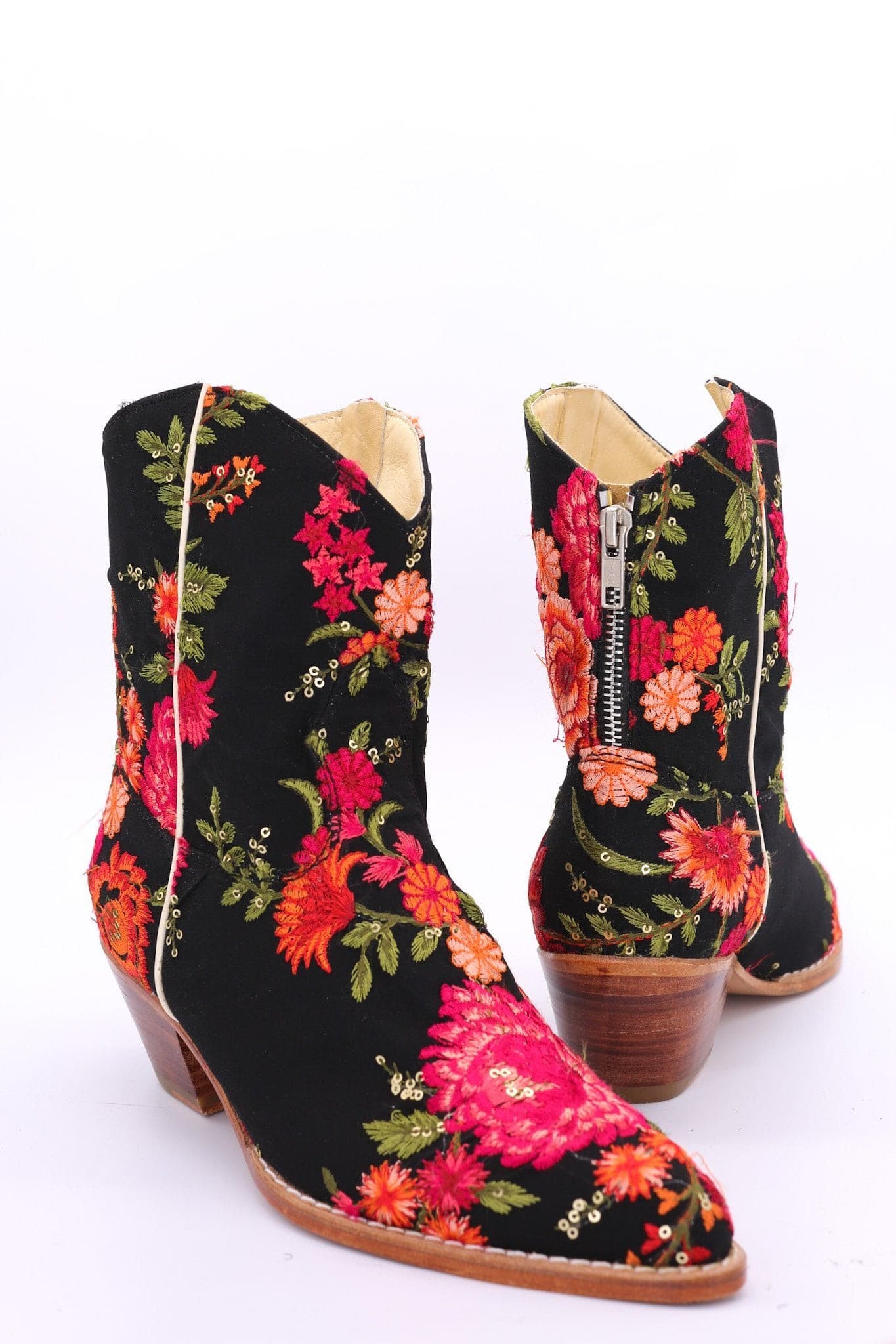 SHORT WESTERN BOOTS EMBROIDERED LEILA - BANGKOK TAILOR CLOTHING STORE - HANDMADE CLOTHING