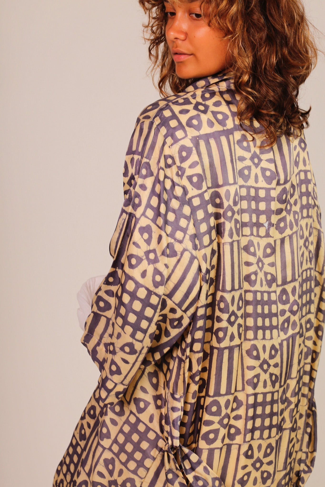 SILK GREY PRINT KIMONO KAREN - BANGKOK TAILOR CLOTHING STORE - HANDMADE CLOTHING