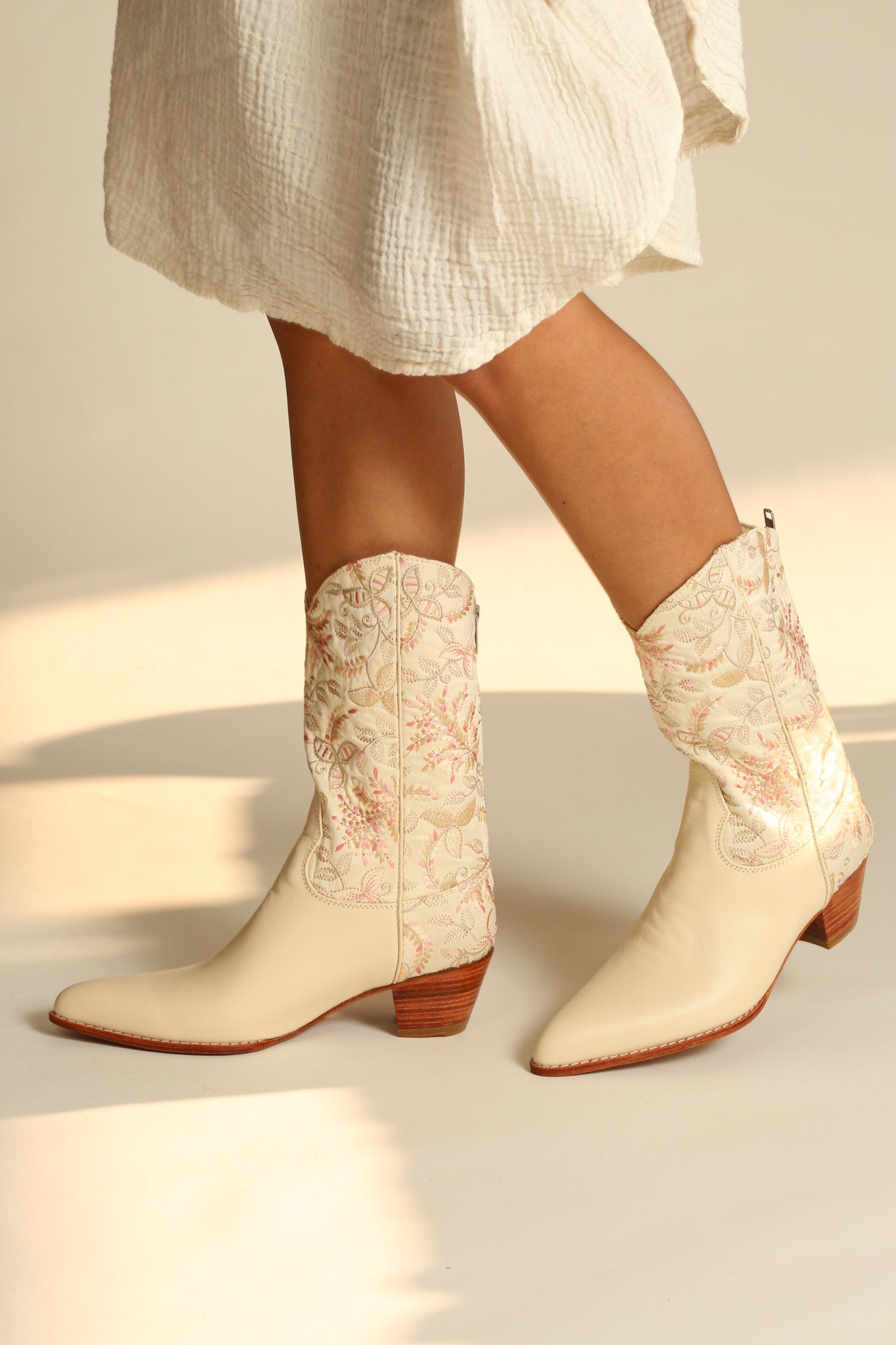 SILK WESTERN EMBROIDERED BOOTS RHEA - BANGKOK TAILOR CLOTHING STORE - HANDMADE CLOTHING