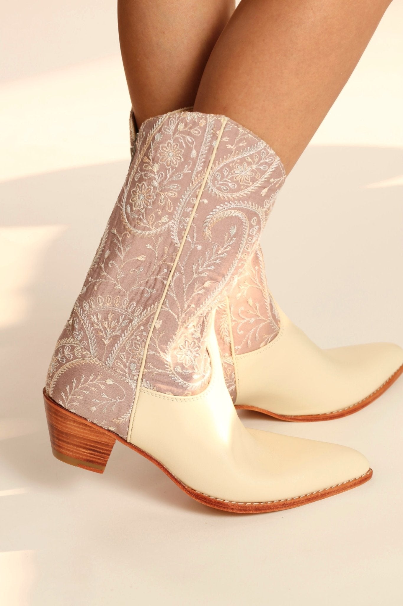 TENDER PINK EMBROIDERED WESTERN BOOTS SAHEBI - BANGKOK TAILOR CLOTHING STORE - HANDMADE CLOTHING