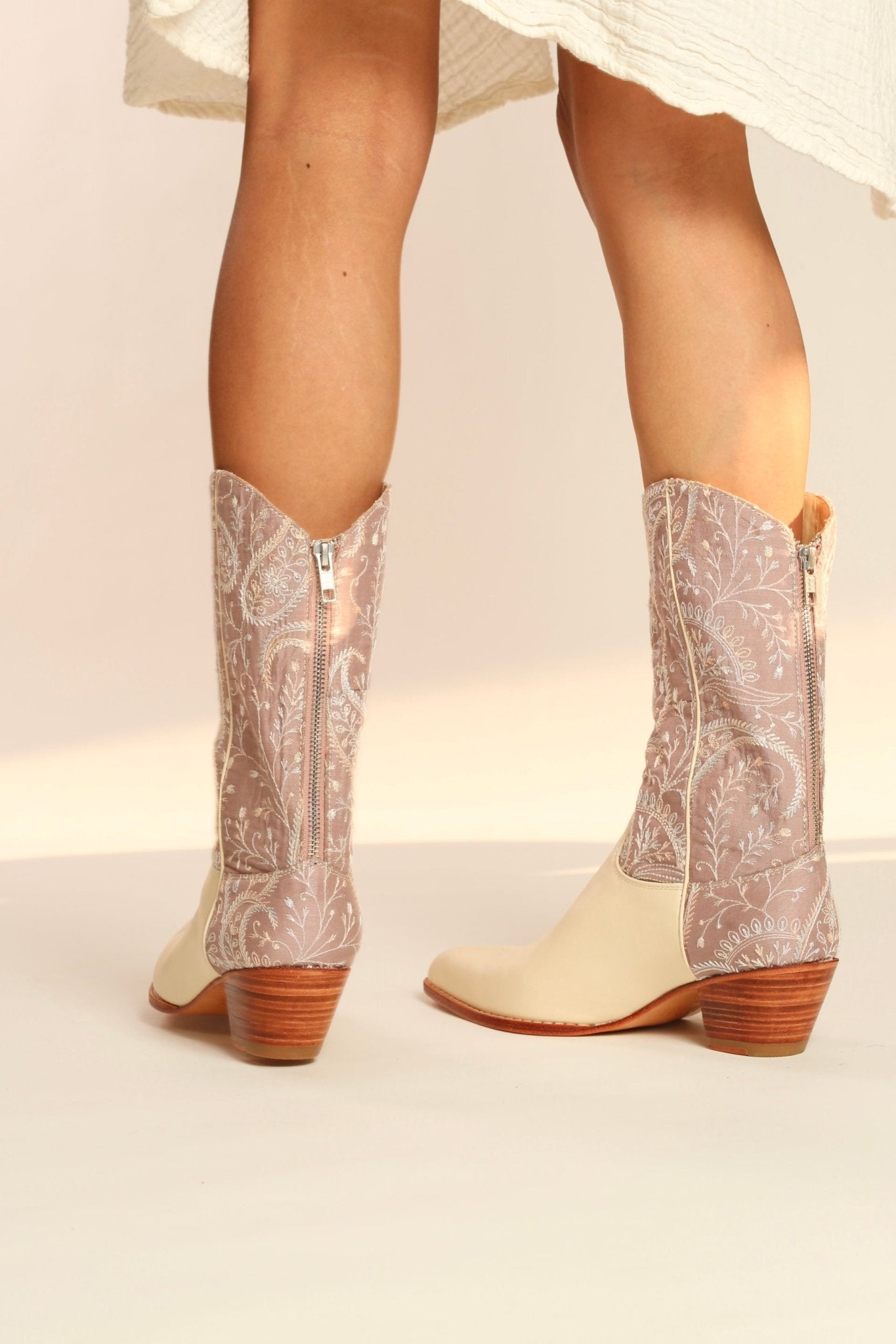 TENDER PINK EMBROIDERED WESTERN BOOTS SAHEBI - BANGKOK TAILOR CLOTHING STORE - HANDMADE CLOTHING