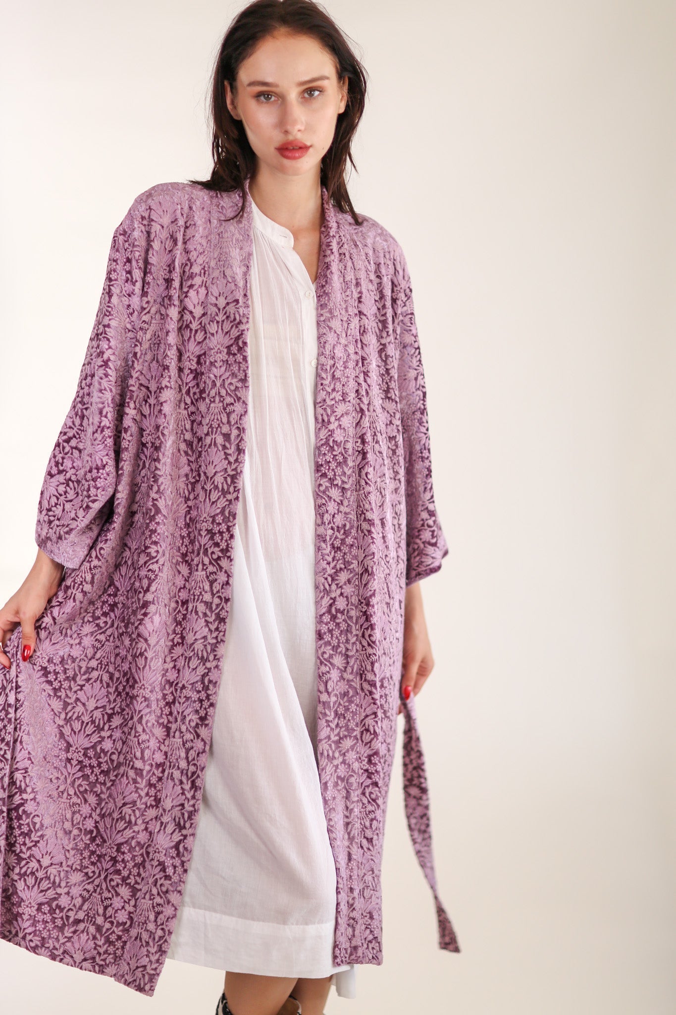 VELVET EMBROIDERED KIMONO GOYA - BANGKOK TAILOR CLOTHING STORE - HANDMADE CLOTHING