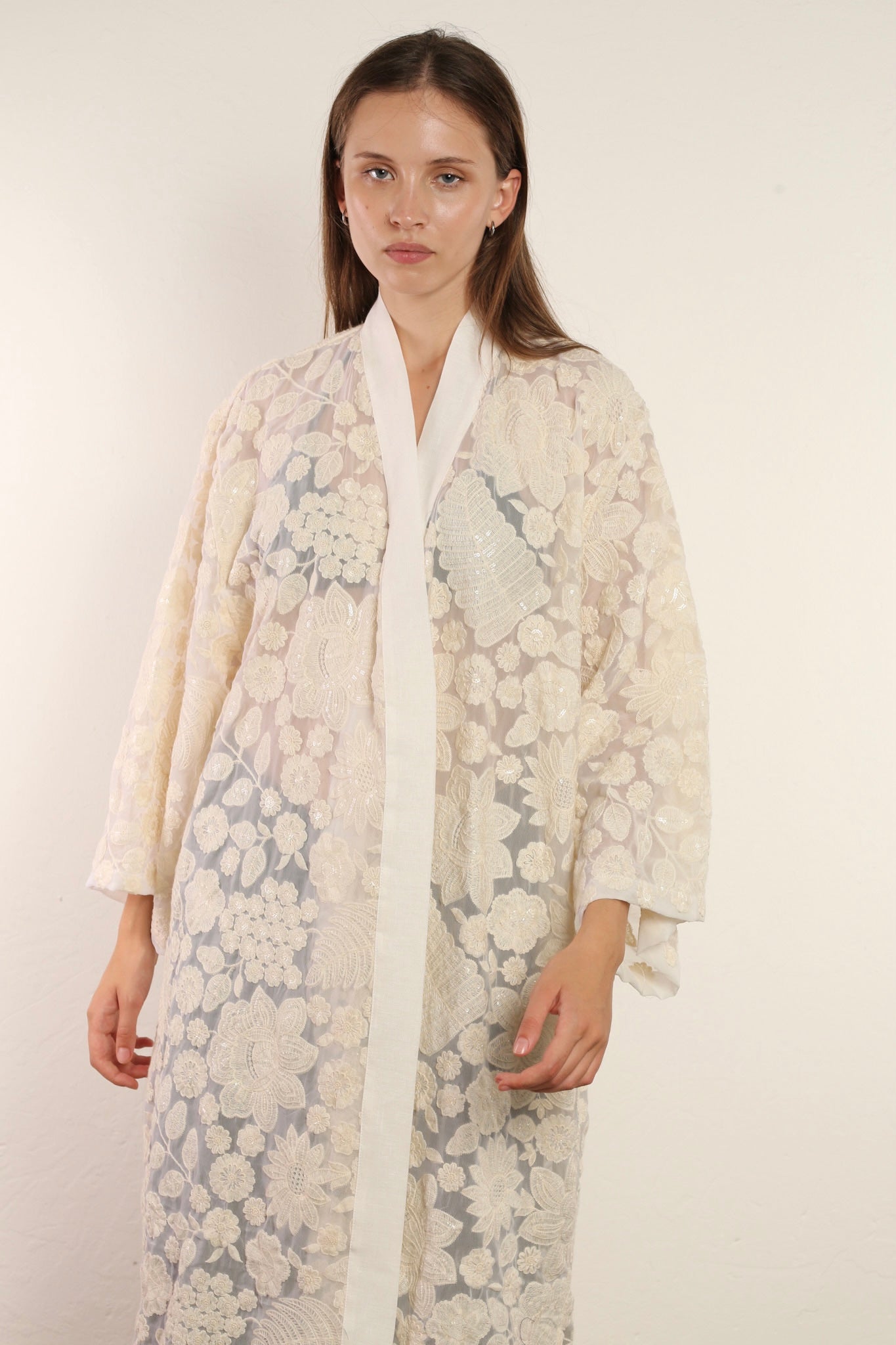 WHITE CREAM LACE FLOWER KIMONO - BANGKOK TAILOR CLOTHING STORE - HANDMADE CLOTHING