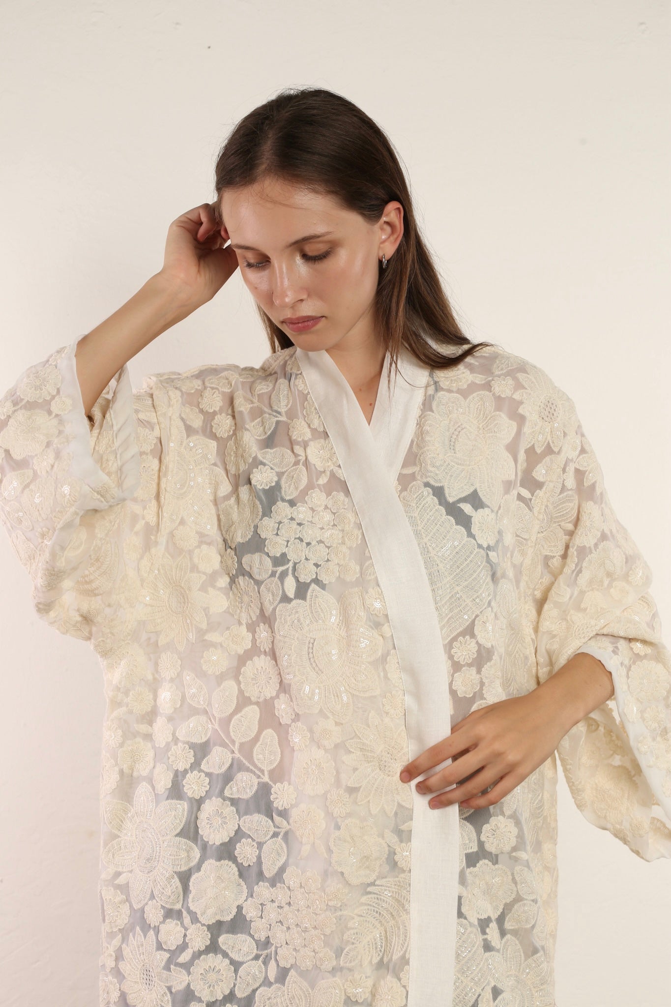 WHITE CREAM LACE FLOWER KIMONO - BANGKOK TAILOR CLOTHING STORE - HANDMADE CLOTHING